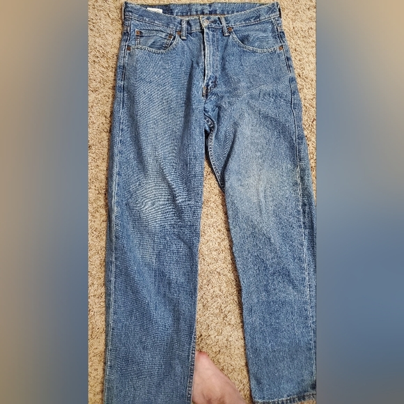 GUC Levi's 32x33, Red Tab, Straight Leg - Picture 9 of 10
